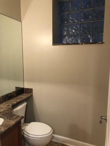 2215 W MONROE Street 1, Chicago, IL 60612