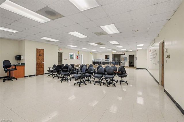 817 Meadowbrook Drive, King, NC 27021