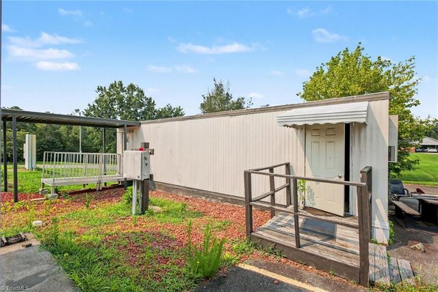 817 Meadowbrook Drive, King, NC 27021