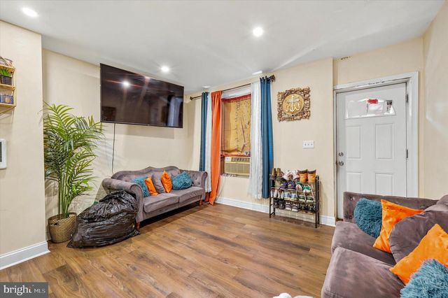 2525 W STERNER ST, Philadelphia, PA 19132
