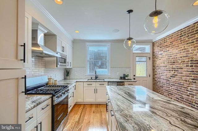 109 S CLINTON ST, Baltimore, MD 21224