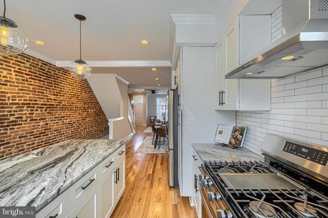 109 S CLINTON ST, Baltimore, MD 21224
