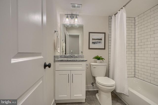 109 S CLINTON ST, Baltimore, MD 21224