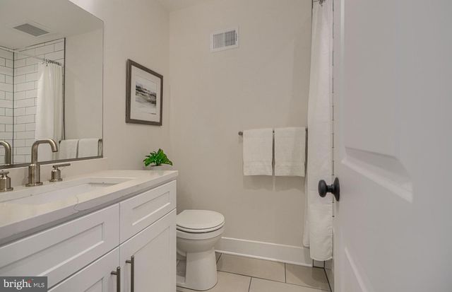 109 S CLINTON ST, Baltimore, MD 21224
