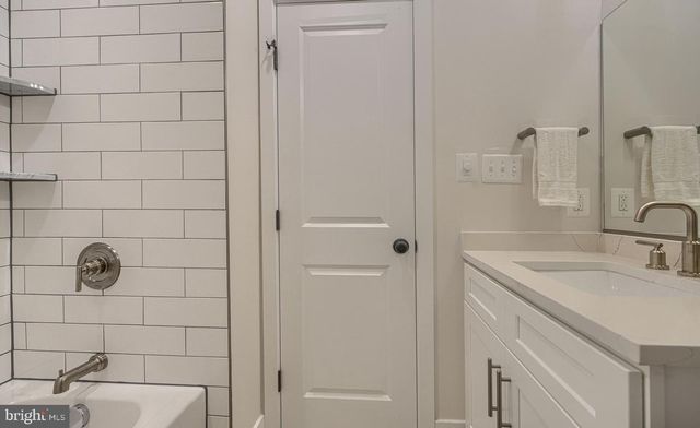 109 S CLINTON ST, Baltimore, MD 21224