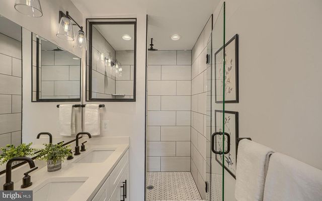 109 S CLINTON ST, Baltimore, MD 21224