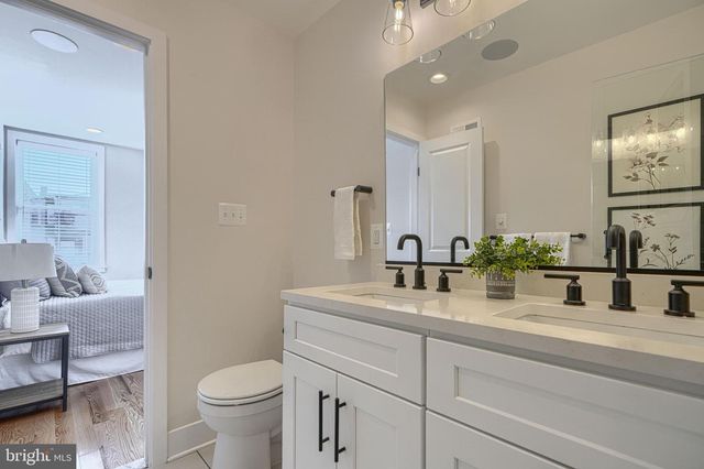 109 S CLINTON ST, Baltimore, MD 21224