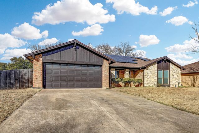 9928 Edmund Drive, Benbrook, TX 76126