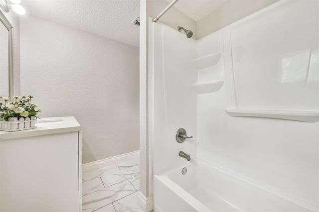 1217 Esther Street, Kemah, TX 77565