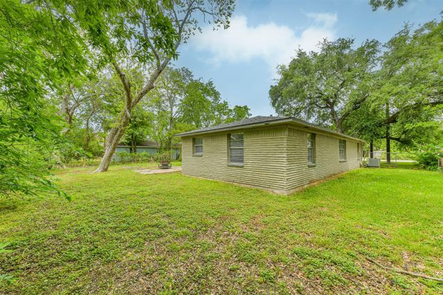 1217 Esther Street, Kemah, TX 77565