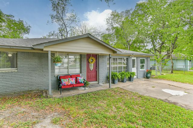 1217 Esther Street, Kemah, TX 77565