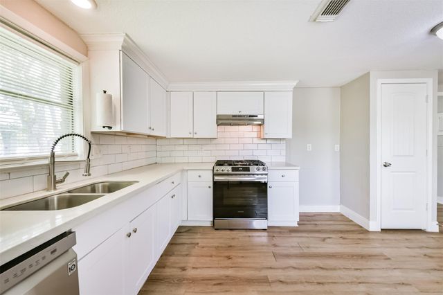 1217 Esther Street, Kemah, TX 77565