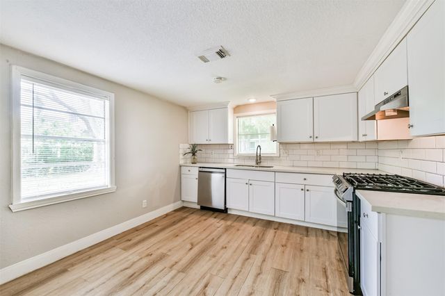 1217 Esther Street, Kemah, TX 77565