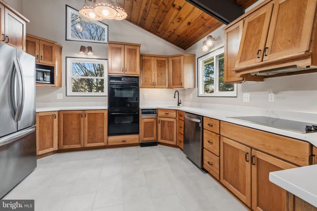 1065 MULLICA HILL RD, Mullica Hill, NJ 08062