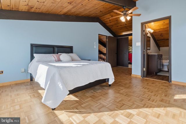 1065 MULLICA HILL RD, Mullica Hill, NJ 08062