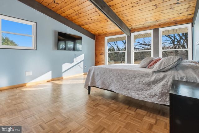 1065 MULLICA HILL RD, Mullica Hill, NJ 08062