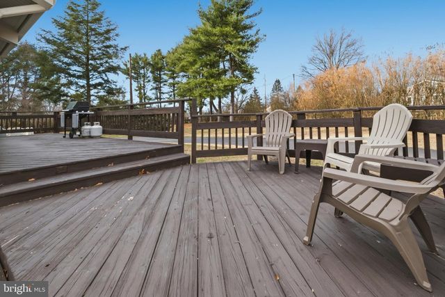 1065 MULLICA HILL RD, Mullica Hill, NJ 08062