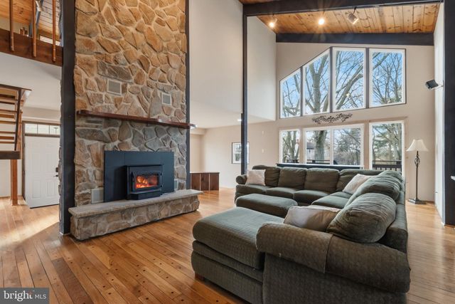 1065 MULLICA HILL RD, Mullica Hill, NJ 08062