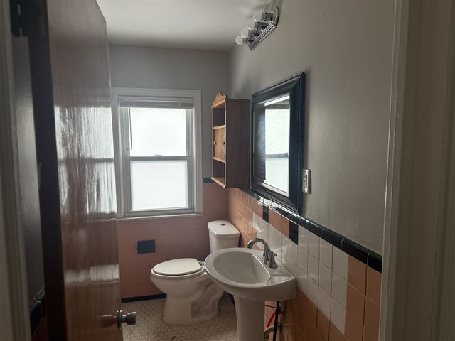 21004 Syracuse Avenue, Warren, MI 48091