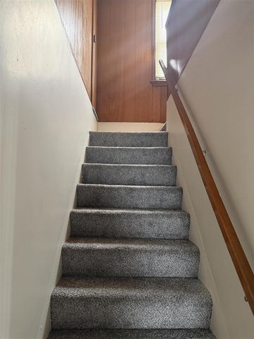 21004 Syracuse Avenue, Warren, MI 48091