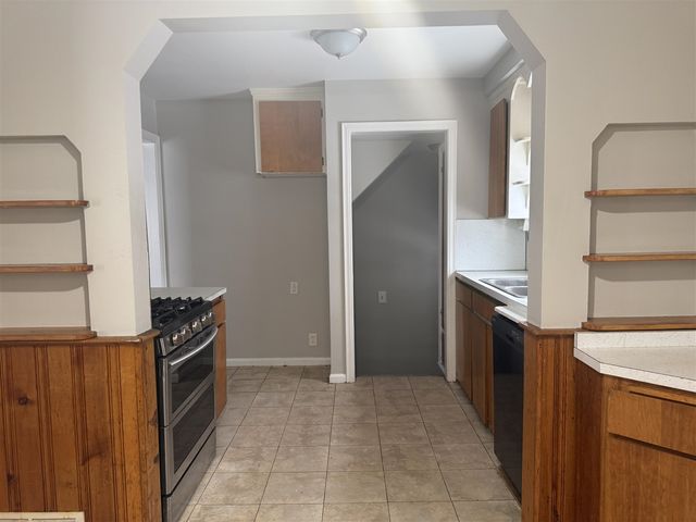 21004 Syracuse Avenue, Warren, MI 48091