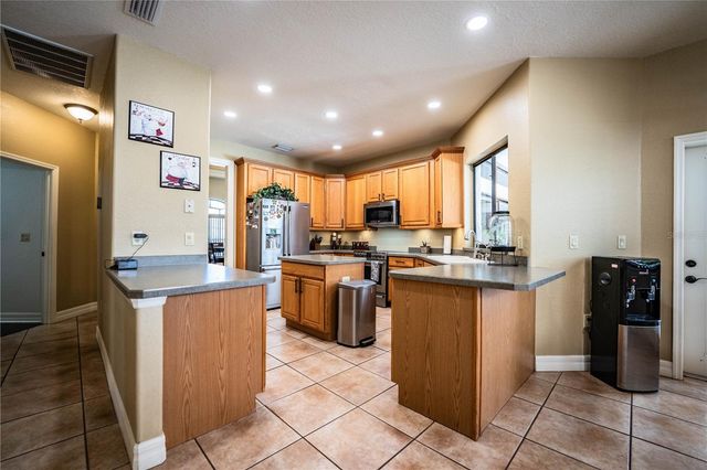 2205 CHESTERFIELD CIRCLE, Lakeland, FL 33813