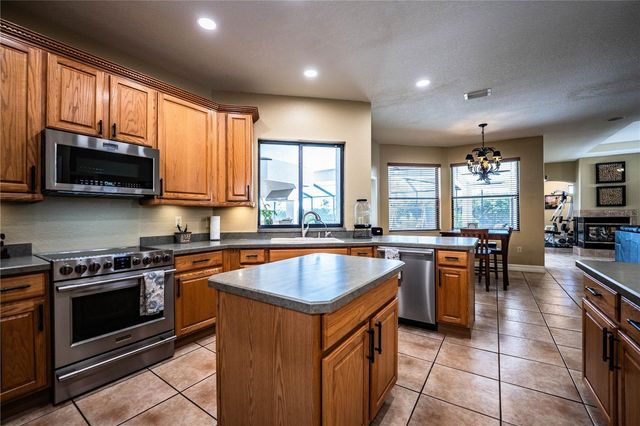 2205 CHESTERFIELD CIRCLE, Lakeland, FL 33813