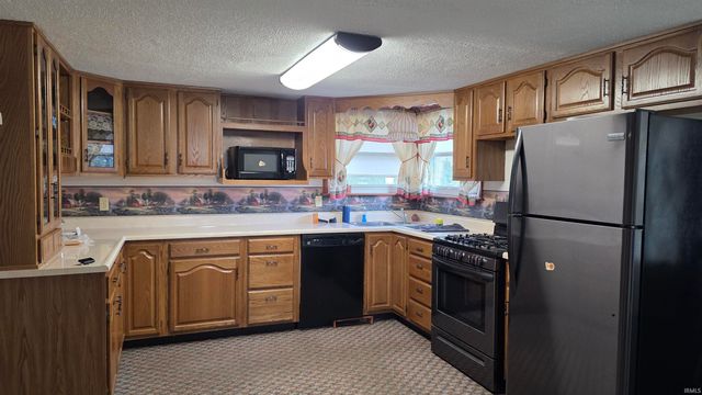 1336 W 13th Street, Rochester, IN 46975