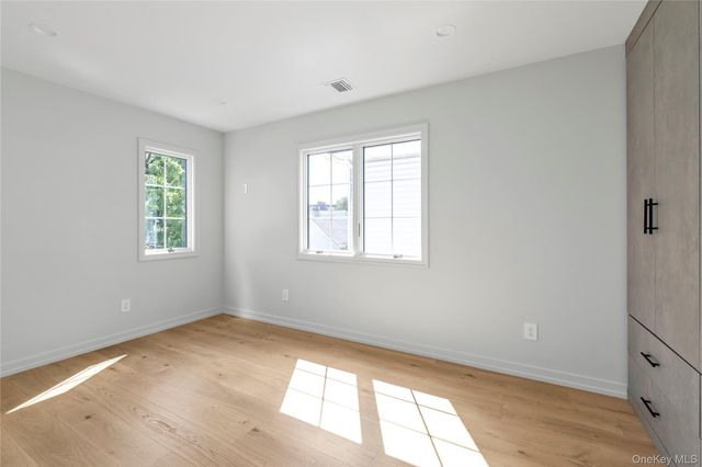 157 Lincoln Avenue 2, Mineola, NY 11501