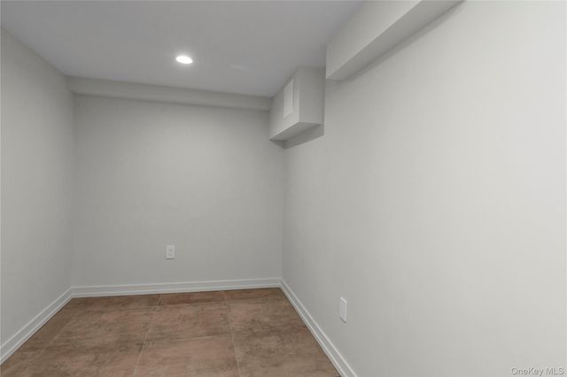 157 Lincoln Avenue 2, Mineola, NY 11501