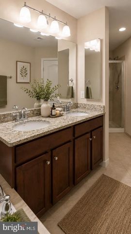 42371 TRELLIS SQ, Brambleton, VA 20148