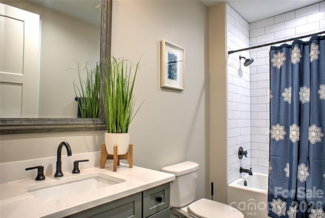 17 N Market Street 202, Asheville, NC 28801