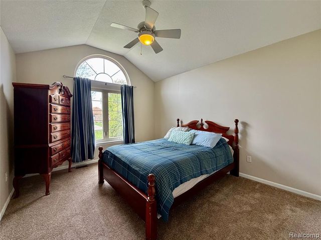 23601 Oakleigh Avenue, Woodhaven, MI 48183
