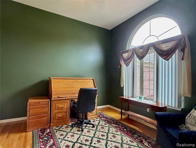23601 Oakleigh Avenue, Woodhaven, MI 48183