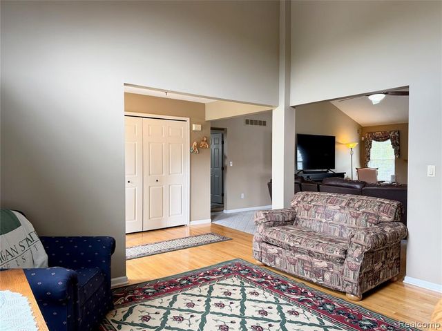 23601 Oakleigh Avenue, Woodhaven, MI 48183
