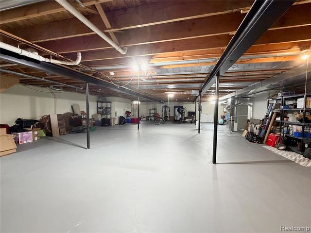 23601 Oakleigh Avenue, Woodhaven, MI 48183