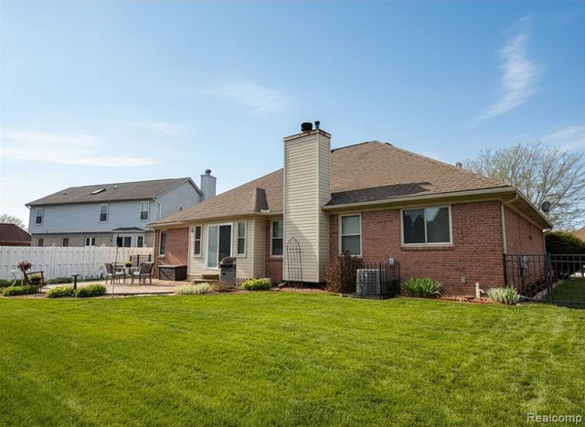 23601 Oakleigh Avenue, Woodhaven, MI 48183