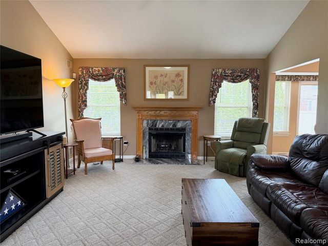 23601 Oakleigh Avenue, Woodhaven, MI 48183