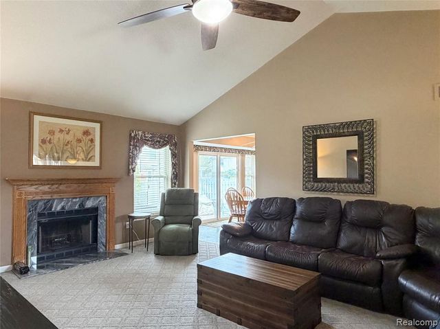 23601 Oakleigh Avenue, Woodhaven, MI 48183