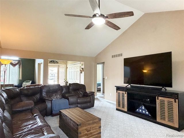 23601 Oakleigh Avenue, Woodhaven, MI 48183