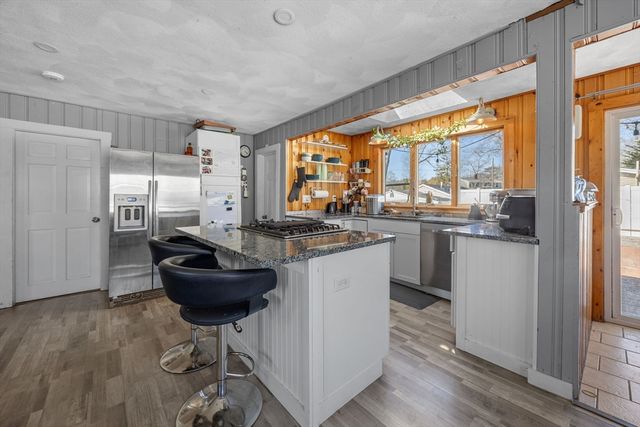 6 Pine St, Wareham, MA 02571