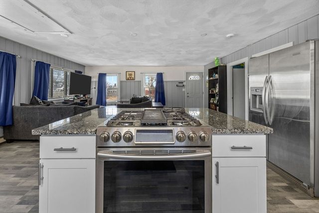 6 Pine St, Wareham, MA 02571