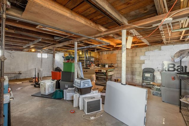 6 Pine St, Wareham, MA 02571