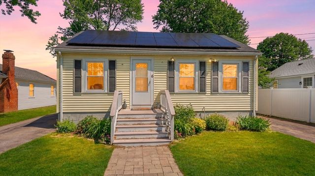 6 Pine St, Wareham, MA 02571