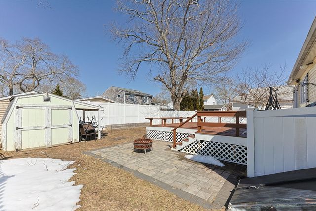 6 Pine St, Wareham, MA 02571