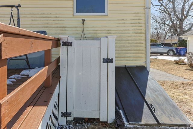 6 Pine St, Wareham, MA 02571