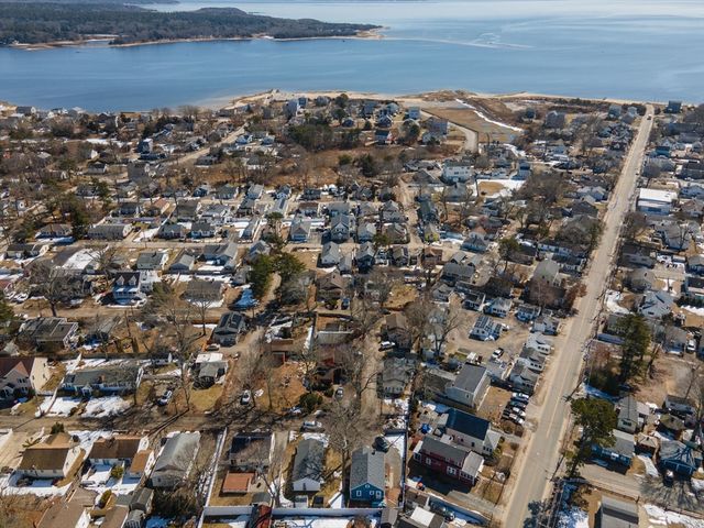 6 Pine St, Wareham, MA 02571