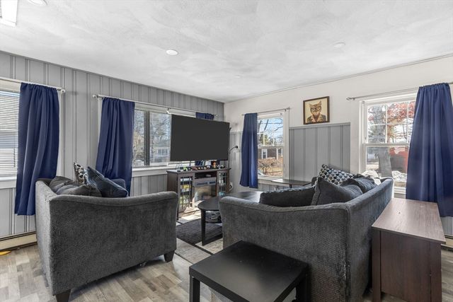 6 Pine St, Wareham, MA 02571