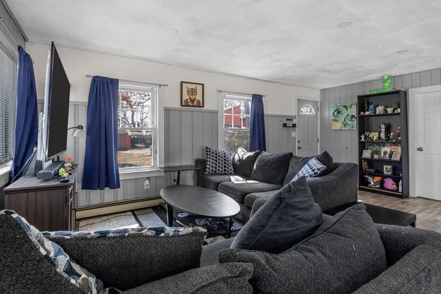 6 Pine St, Wareham, MA 02571