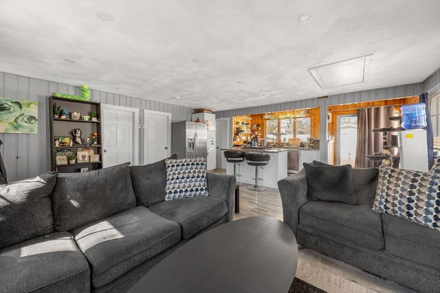 6 Pine St, Wareham, MA 02571